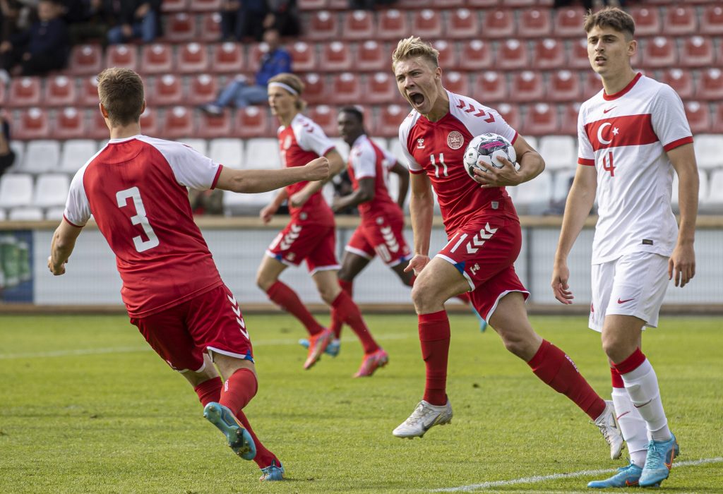 [DK=20220614: Rasmus Højlund, Danmark, jubler men scoring annulleres]
[UK=20220614: Rasmus Højlund, Denmark, celebrate but the goal is ruled out]